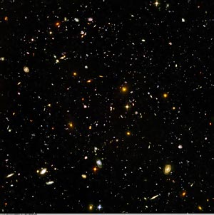 Снимок самых удалённых частей космоса в видимом свете, сделанный с помощью телескопа Хаббл - загрузить большое изображение